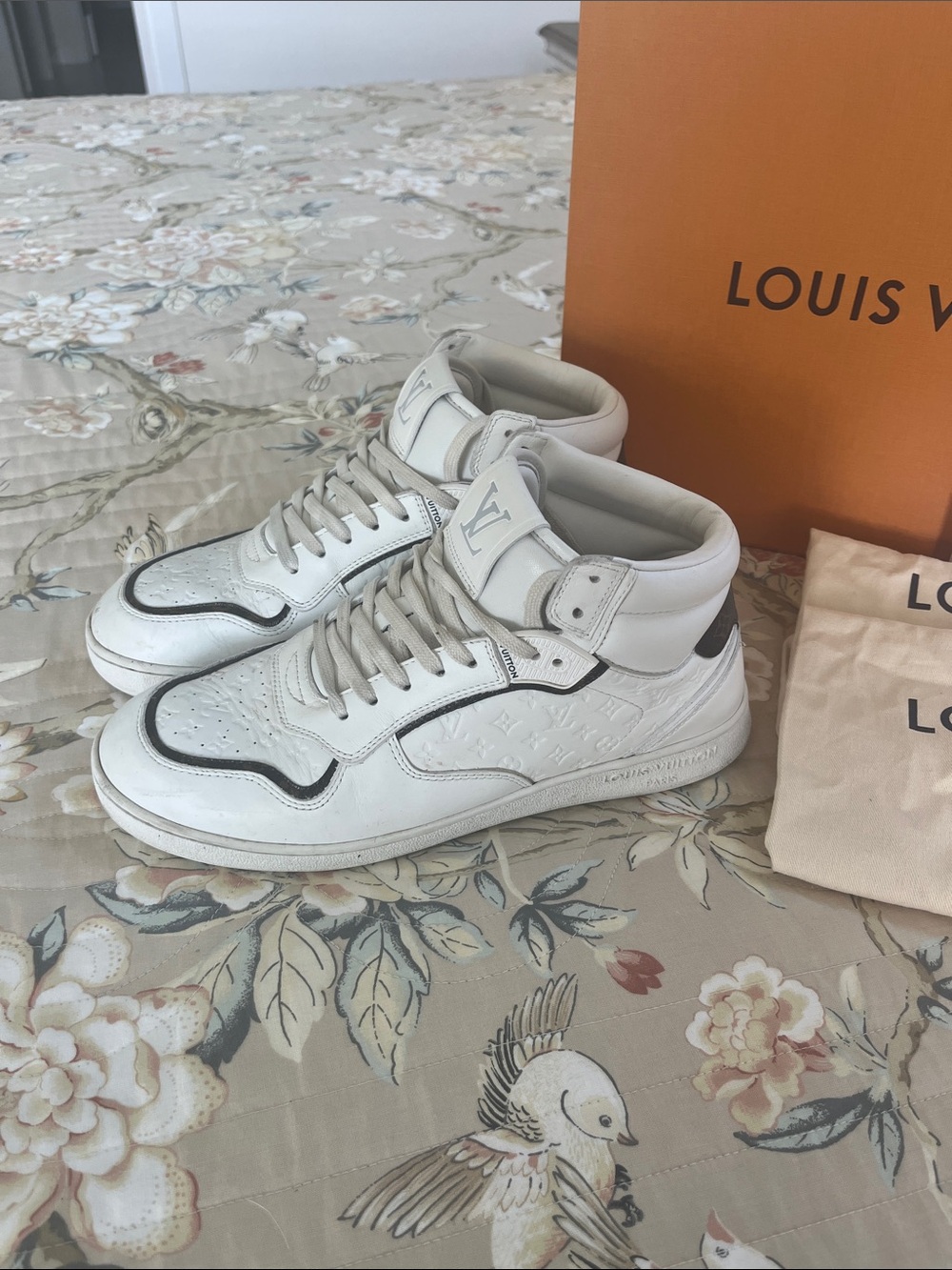 Louis Vuitton Stadium Mid Top Sneakers - Picture 3 of 17